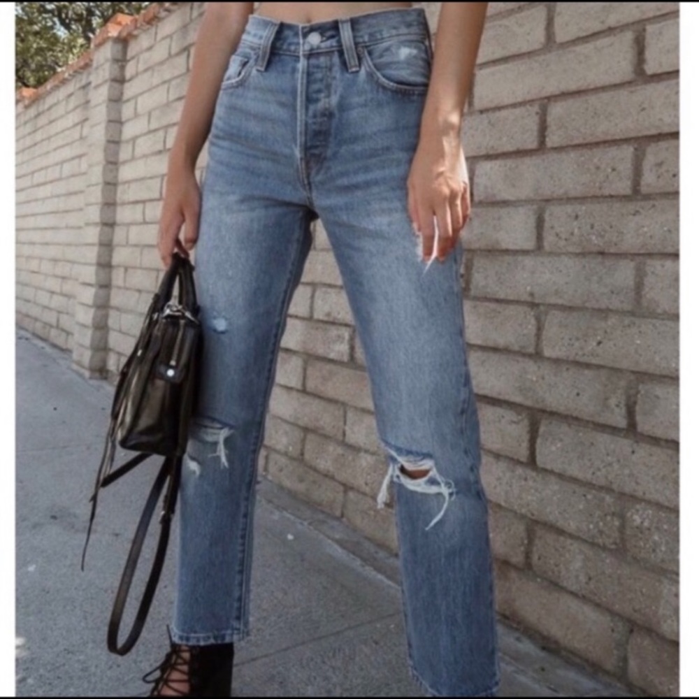 Levi’s 501 straight leg Button fly Size 27